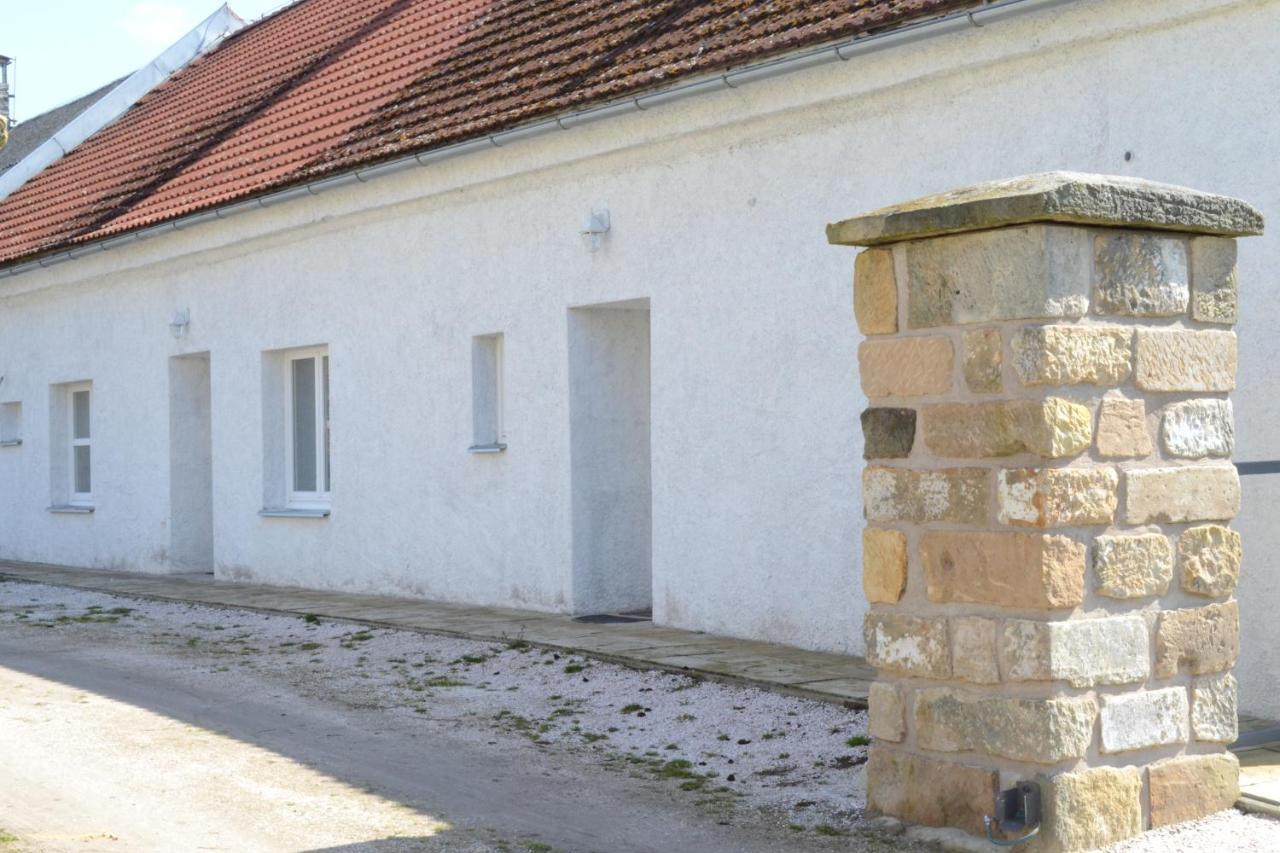 Apartmán Dvur Dolenec Rohoznice  Exteriér fotografie