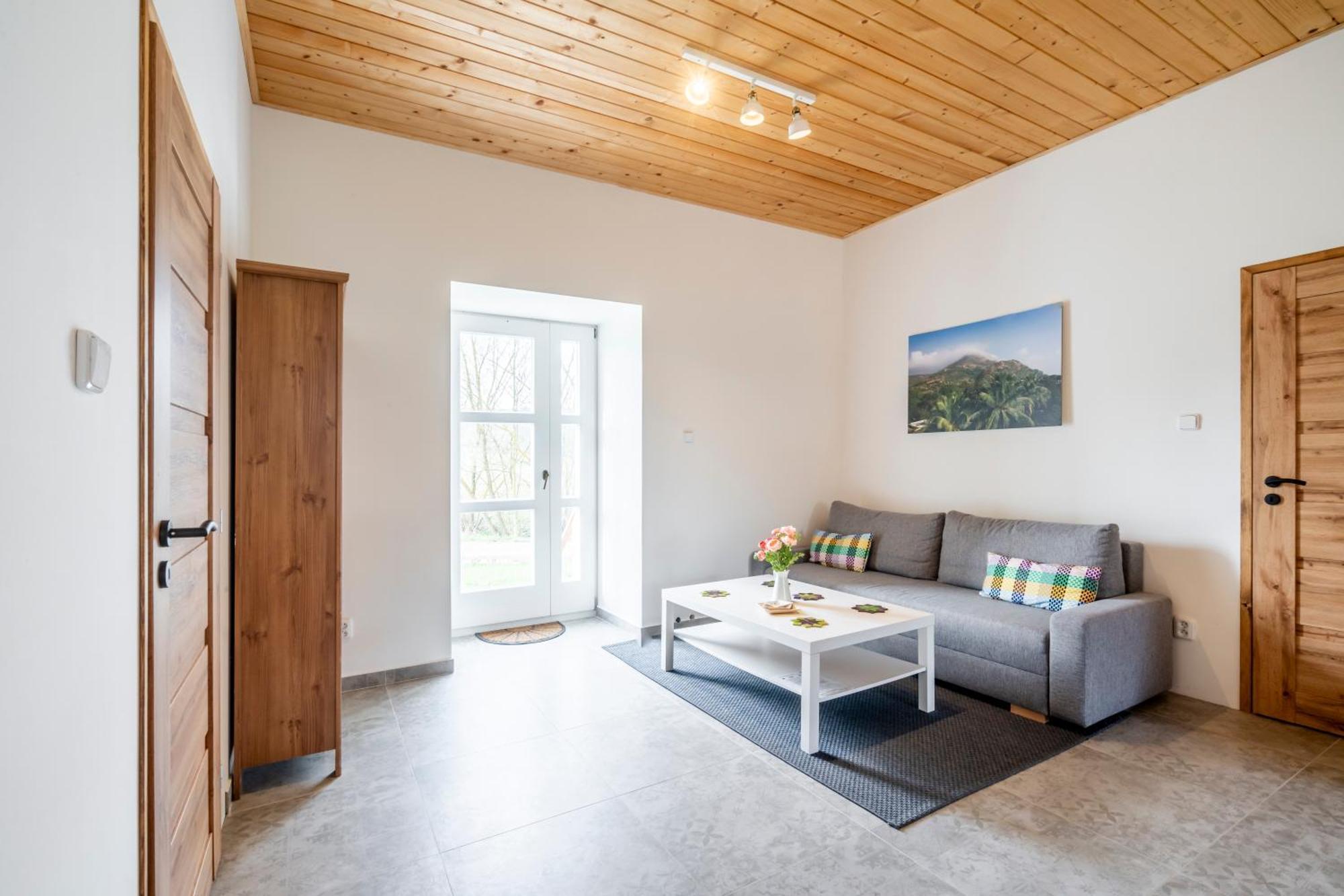 Apartmán Dvur Dolenec Rohoznice  Exteriér fotografie