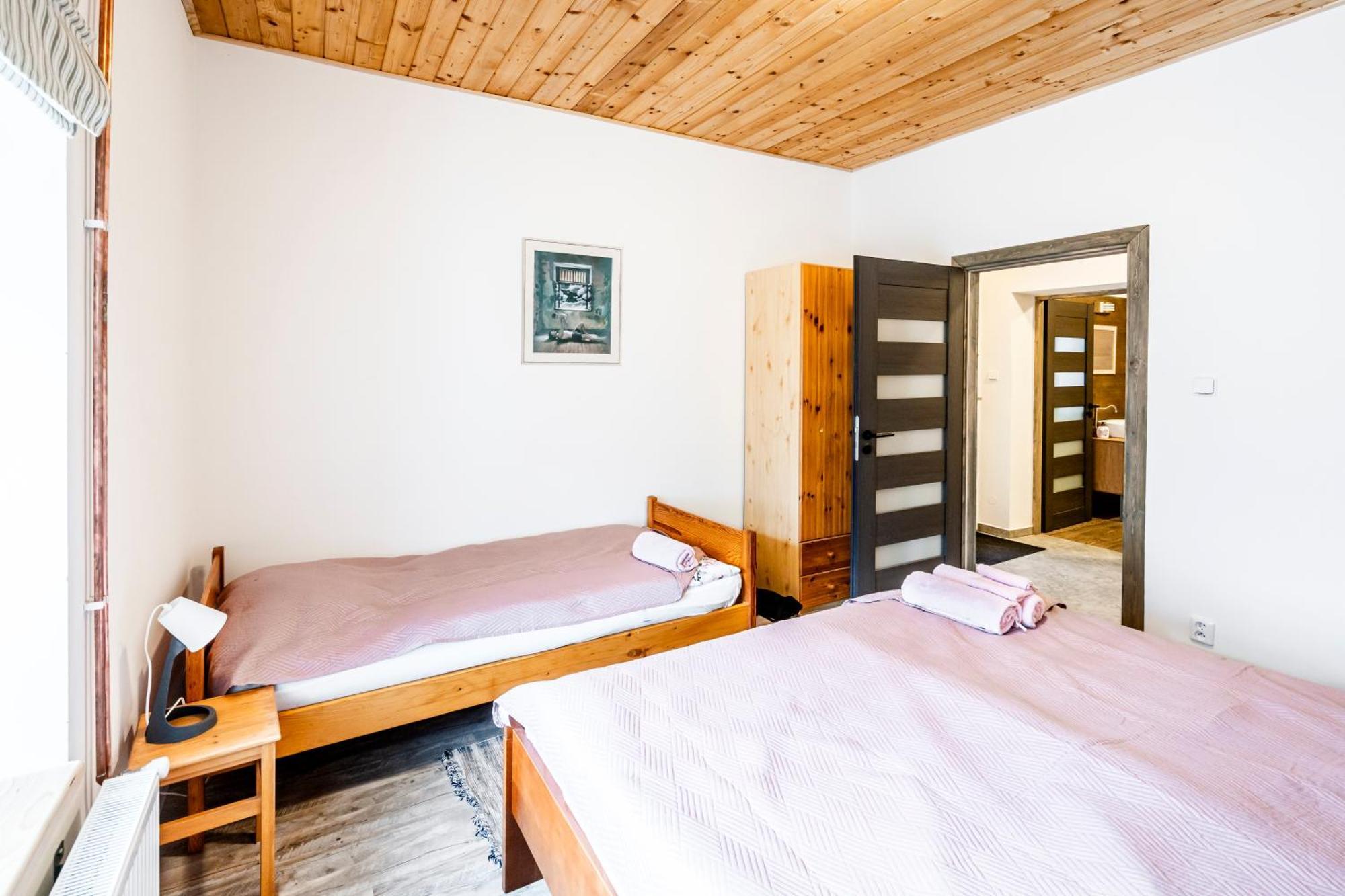 Apartmán Dvur Dolenec Rohoznice  Exteriér fotografie